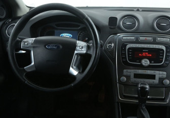 Подержанный автомобиль Ford Mondeo Sedan 2008 года (14 фото)