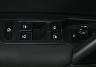 Подержанный автомобиль Volkswagen Tiguan 2017 года (17 фото)