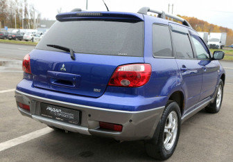 Подержанный автомобиль Mitsubishi Outlander 2007 года (6 фото)