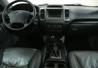 Подержанный автомобиль Lexus GX 2006 года (12 фото)