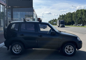 Подержанный автомобиль Chevrolet Niva 2006 года (3 фото)