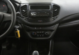 Подержанный автомобиль LADA (ВАЗ) Vesta Sedan 2018 года (7 фото)