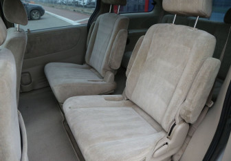 Подержанный автомобиль Mazda MPV 2000 года (11 фото)