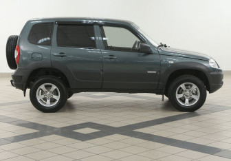 Подержанный автомобиль Chevrolet Niva 2012 года (5 фото)