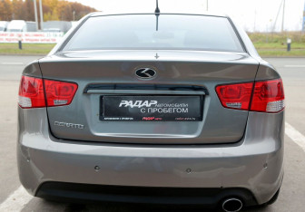 Подержанный автомобиль Kia Cerato Sedan 2011 года (5 фото)
