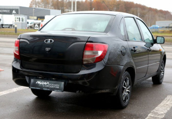 Подержанный автомобиль LADA (ВАЗ) Granta Sedan 2013 года (6 фото)