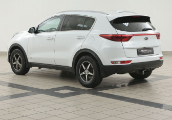Подержанный автомобиль Kia Sportage 2016 года (2 фото)