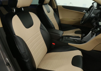 Подержанный автомобиль Hyundai Sonata 2010 года (10 фото)