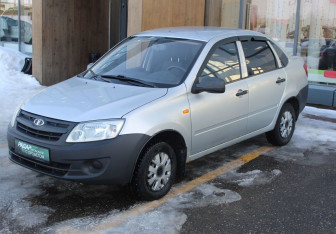 Подержанный автомобиль LADA (ВАЗ) Granta Sedan 2012 года (3 фото)