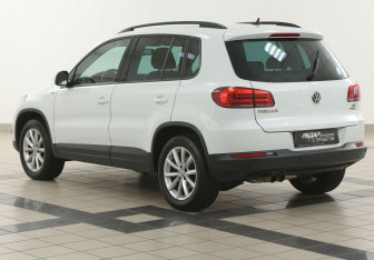 Подержанный автомобиль Volkswagen Tiguan 2015 года (2 фото)