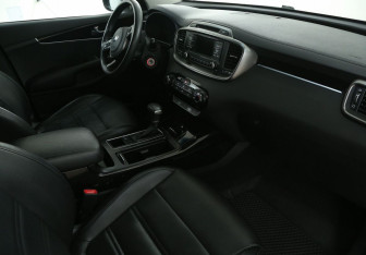 Подержанный автомобиль Kia Sorento 2019 года (9 фото)