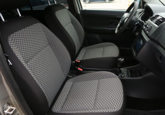 Подержанный автомобиль Skoda Fabia Wagon 2011 года (10 фото)