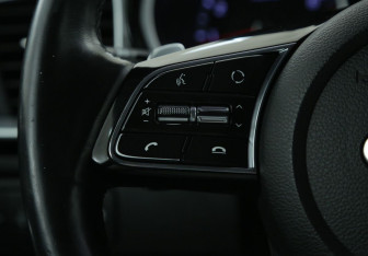 Подержанный автомобиль Kia Ceed Hatchback 2019 года (30 фото)