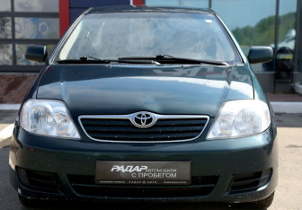 Подержанный автомобиль Toyota Corolla Sedan 2004 года (2 фото)
