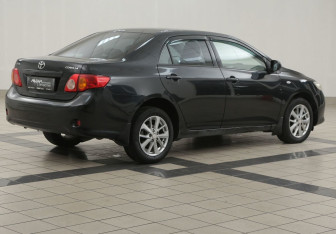Подержанный автомобиль Toyota Corolla Sedan 2008 года (4 фото)