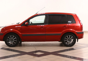 Подержанный автомобиль Ford Fusion 2008 года (5 фото)