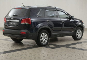 Подержанный автомобиль Kia Sorento 2010 года (4 фото)