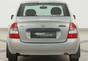 Подержанный автомобиль LADA (ВАЗ) Kalina Sedan 2010 года (3 фото)