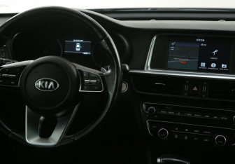 Подержанный автомобиль Kia Optima Sedan 2018 года (14 фото)
