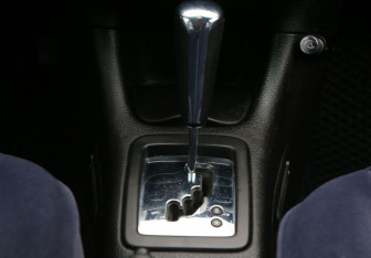 Подержанный автомобиль Peugeot 206 Hatchback 2004 года (13 фото)