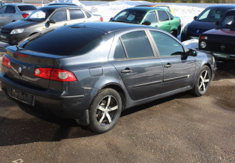 Подержанный автомобиль Renault Laguna Liftback 2007 года (7 фото)