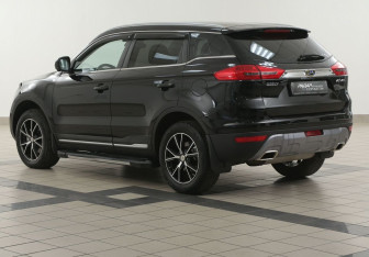 Подержанный автомобиль Geely Atlas 2021 года (2 фото)