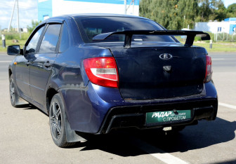 Подержанный автомобиль LADA (ВАЗ) Granta Sedan 2013 года (4 фото)