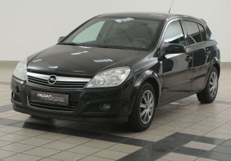Подержанный автомобиль Opel Astra Hatchback 2008 года (8 фото)