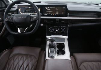 Подержанный автомобиль Exeed VX 2023 года (12 фото)