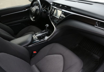 Подержанный автомобиль Toyota Camry Sedan 2018 года (9 фото)