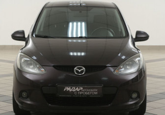 Подержанный автомобиль Mazda 2 Hatchback 2008 года (6 фото)