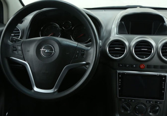 Подержанный автомобиль Opel Antara 2007 года (14 фото)