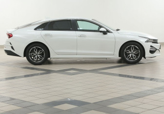 Подержанный автомобиль Kia K5 2020 года (5 фото)