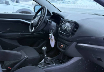 Подержанный автомобиль LADA (ВАЗ) Vesta Sedan 2017 года (9 фото)