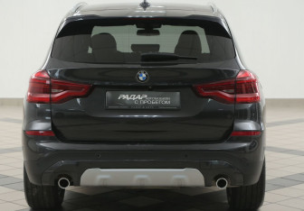 Подержанный автомобиль BMW X3 2018 года (3 фото)