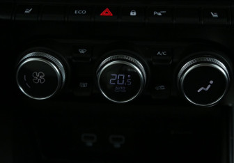 Подержанный автомобиль Renault Arkana 2020 года (19 фото)