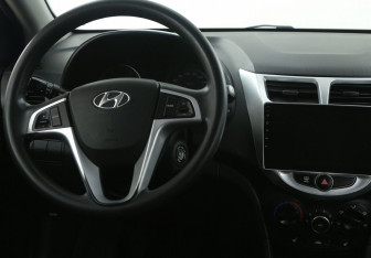 Подержанный автомобиль Hyundai Solaris Sedan 2016 года (14 фото)