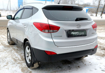 Подержанный автомобиль Hyundai ix35 2011 года (4 фото)