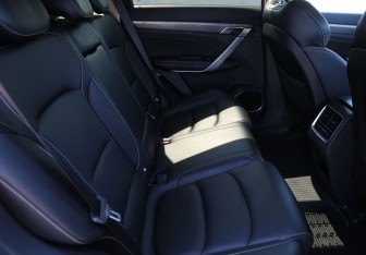 Подержанный автомобиль Geely Atlas Pro 2022 года (11 фото)