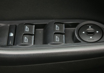 Подержанный автомобиль Ford Focus Hatchback 2015 года (17 фото)