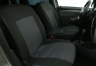 Подержанный автомобиль Renault Duster 2014 года (10 фото)