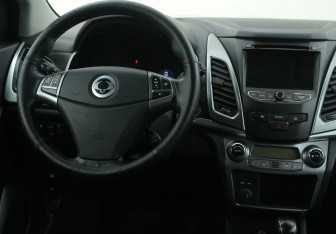 Подержанный автомобиль SsangYong Actyon 2013 года (14 фото)