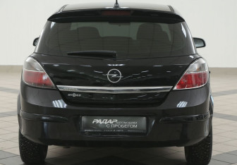 Подержанный автомобиль Opel Astra Hatchback 2008 года (3 фото)
