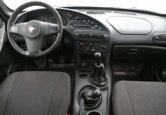 Подержанный автомобиль Chevrolet Niva 2009 года (12 фото)
