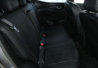 Подержанный автомобиль Nissan Qashqai 2015 года (11 фото)