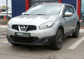 Подержанный автомобиль Nissan Qashqai 2012 года (3 фото)