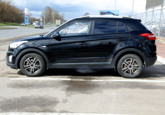 Подержанный автомобиль Hyundai Creta 2016 года (8 фото)