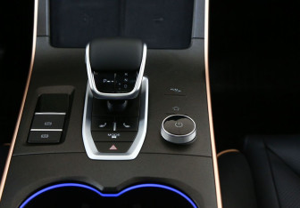 Подержанный автомобиль Omoda C5 2023 года (11 фото)
