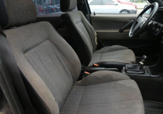 Подержанный автомобиль Volkswagen Passat Sedan 1988 года (10 фото)