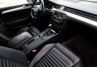 Подержанный автомобиль Volkswagen Passat Sedan 2015 года (18 фото)